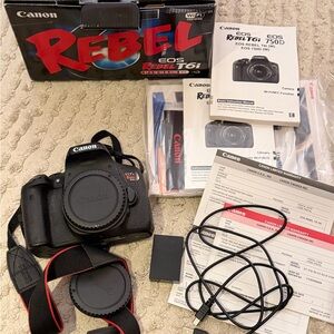 Canon EOS Rebel T6i DSLR Camera Kit - Body and battery only